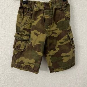 The Childrens Place Camouflage cargo shorts size 6-9 months